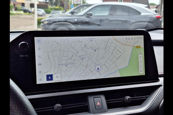 Lexus UX 250h F Sport Line | Head up display, Dodehoekherkenning, 18 inch, Stoel + Stuurverwarming, Keyless