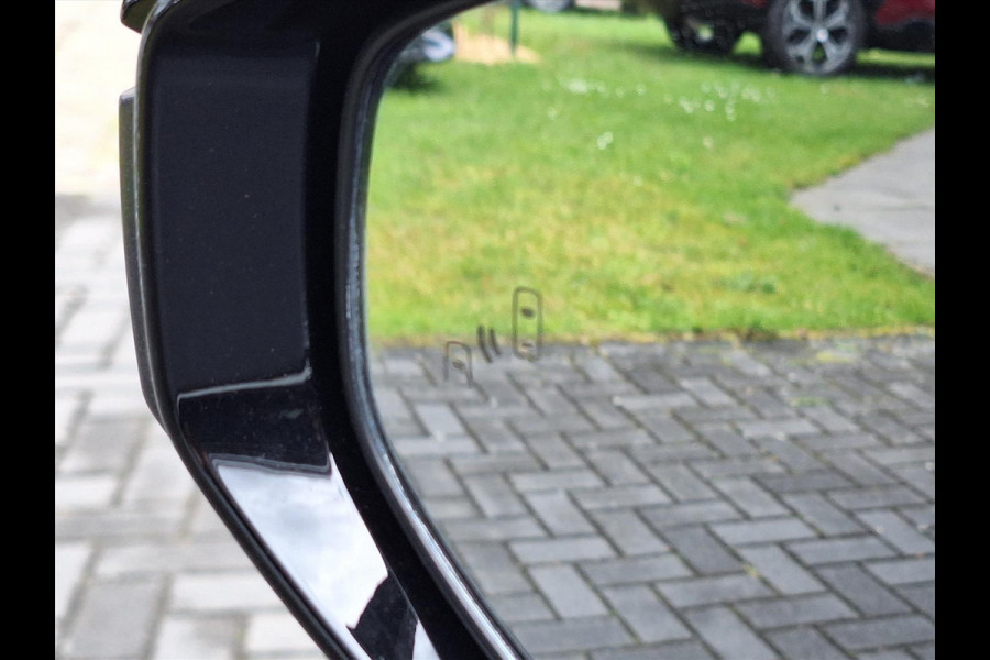 Lexus UX 250h F Sport Line | Head up display, Dodehoekherkenning, 18 inch, Stoel + Stuurverwarming, Keyless