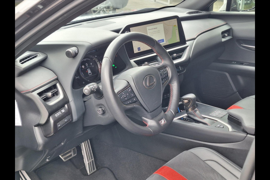 Lexus UX 250h F Sport Line | Head up display, Dodehoekherkenning, 18 inch, Stoel + Stuurverwarming, Keyless