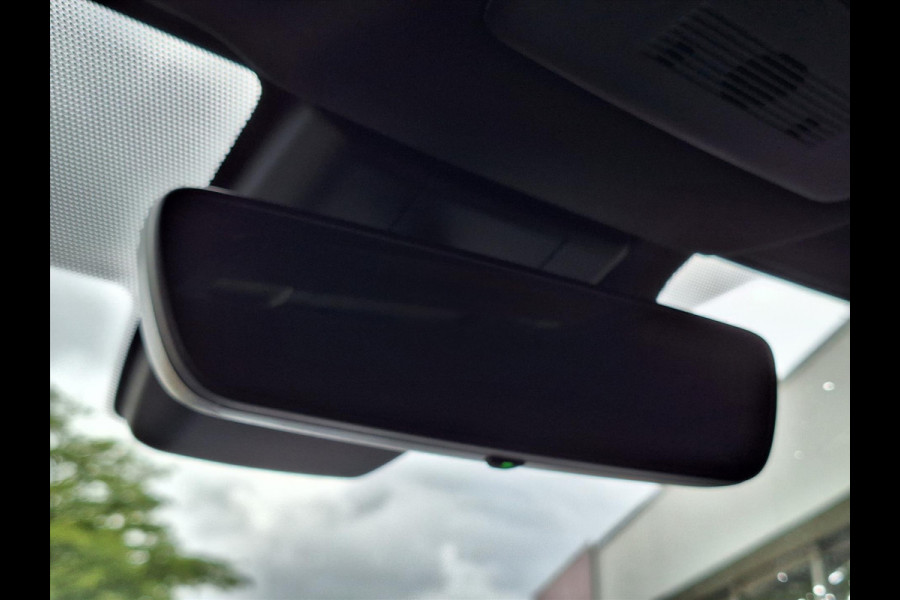Lexus UX 250h F Sport Line | Head up display, Dodehoekherkenning, 18 inch, Stoel + Stuurverwarming, Keyless