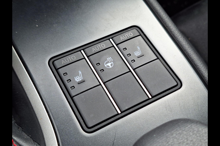 Lexus UX 250h F Sport Line | Head up display, Dodehoekherkenning, 18 inch, Stoel + Stuurverwarming, Keyless