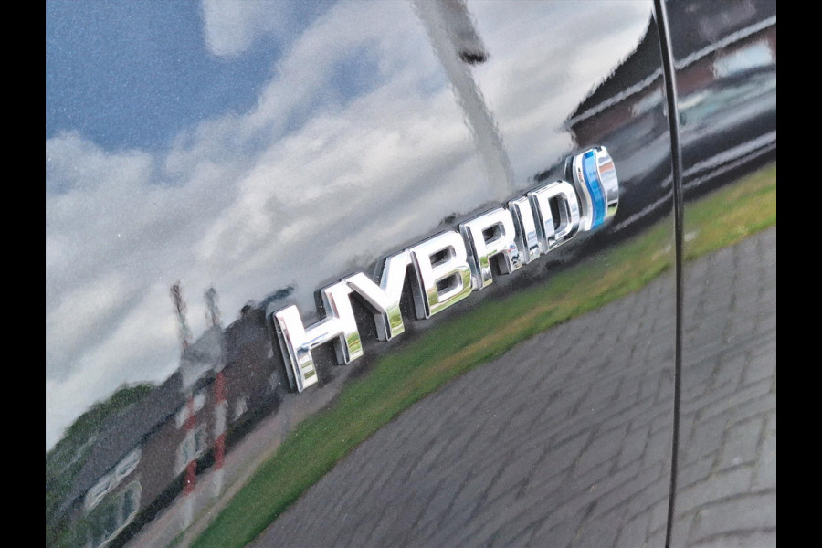 Toyota Yaris 1.5 Hybrid Design | Navigatie, Cruise control, Lichtmetalen velgen, Parkeercamera, Safety sense, Climate control