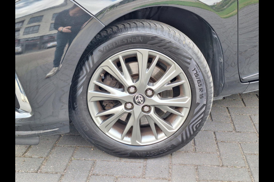 Toyota Yaris 1.5 Hybrid Design | Navigatie, Cruise control, Lichtmetalen velgen, Parkeercamera, Safety sense, Climate control