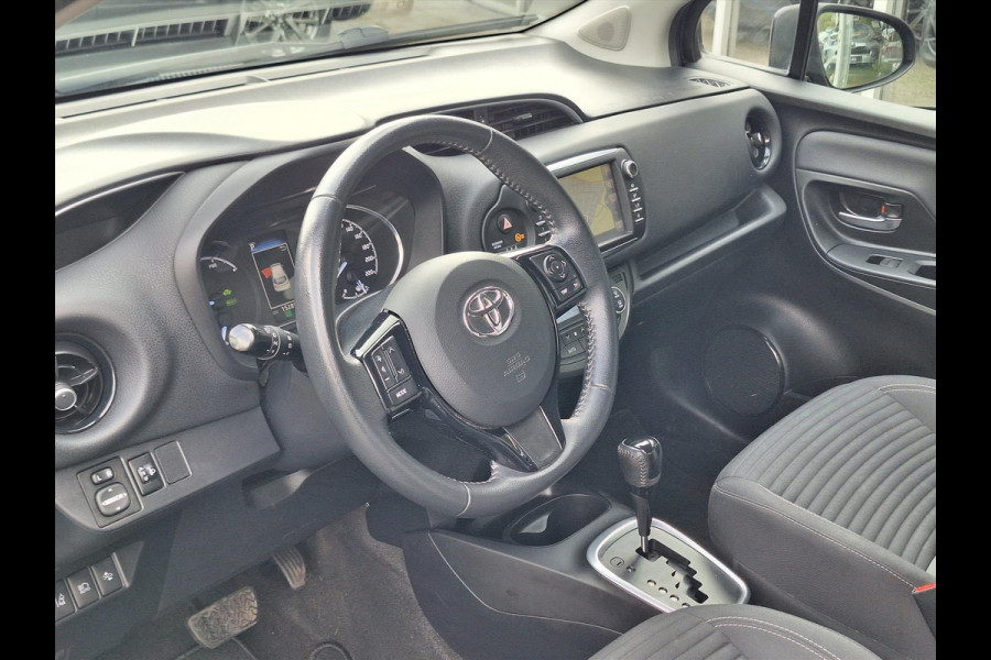 Toyota Yaris 1.5 Hybrid Design | Navigatie, Cruise control, Lichtmetalen velgen, Parkeercamera, Safety sense, Climate control
