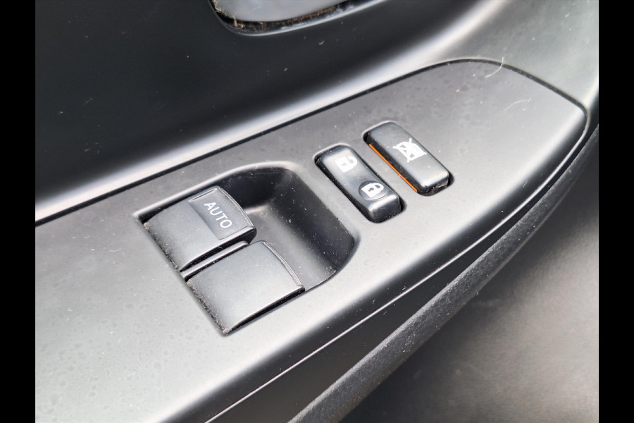 Toyota Yaris 1.5 Hybrid Design | Navigatie, Cruise control, Lichtmetalen velgen, Parkeercamera, Safety sense, Climate control