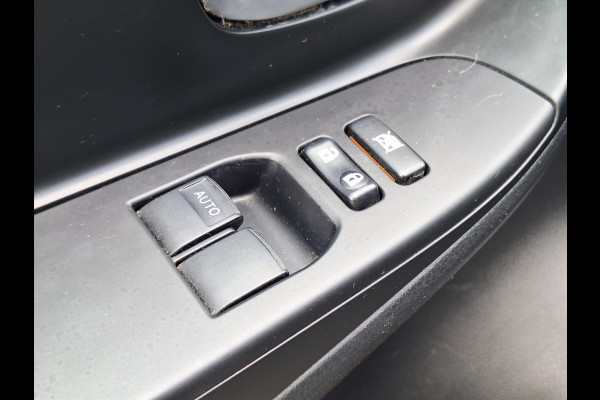 Toyota Yaris 1.5 Hybrid Design | Navigatie, Cruise control, Lichtmetalen velgen, Parkeercamera, Safety sense, Climate control