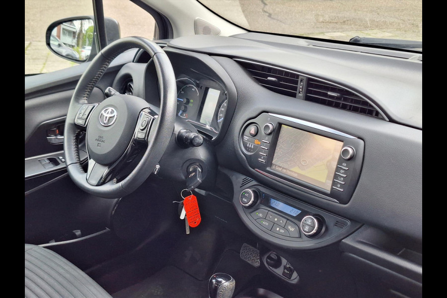 Toyota Yaris 1.5 Hybrid Design | Navigatie, Cruise control, Lichtmetalen velgen, Parkeercamera, Safety sense, Climate control