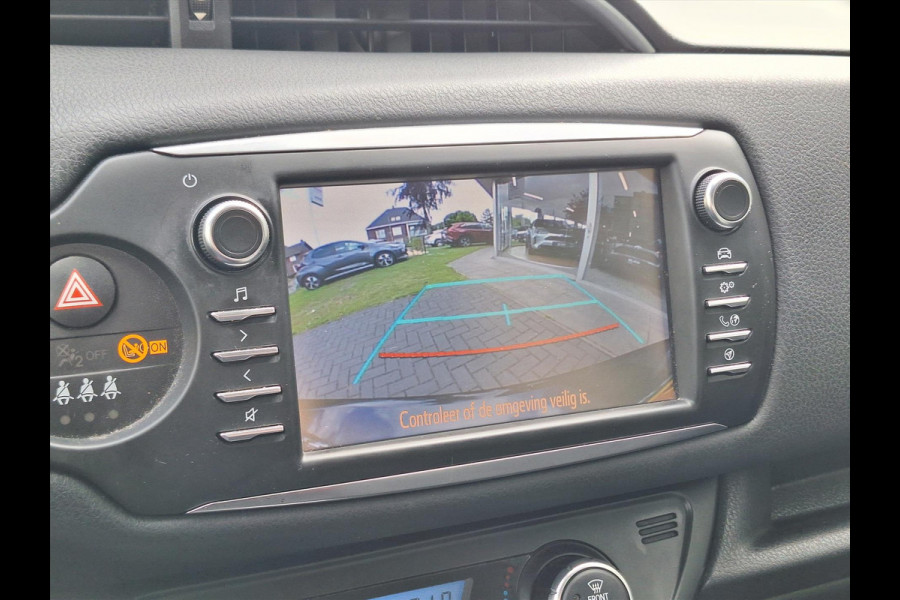 Toyota Yaris 1.5 Hybrid Design | Navigatie, Cruise control, Lichtmetalen velgen, Parkeercamera, Safety sense, Climate control