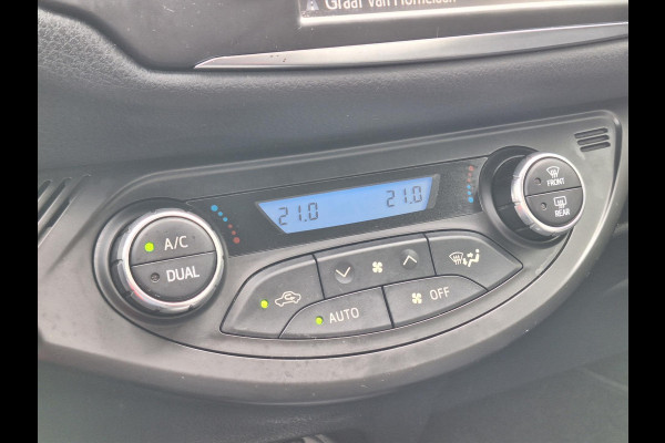 Toyota Yaris 1.5 Hybrid Design | Navigatie, Cruise control, Lichtmetalen velgen, Parkeercamera, Safety sense, Climate control