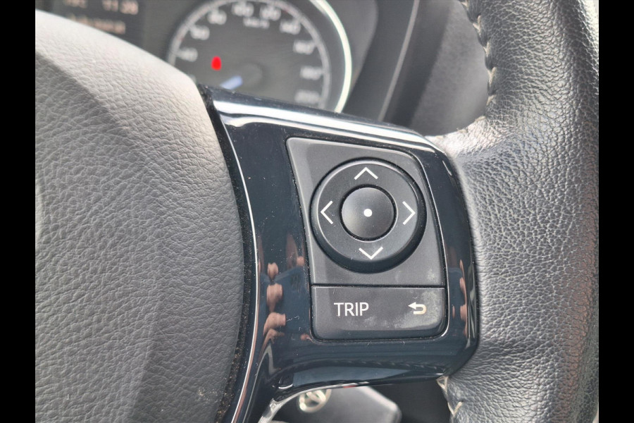 Toyota Yaris 1.5 Hybrid Design | Navigatie, Cruise control, Lichtmetalen velgen, Parkeercamera, Safety sense, Climate control