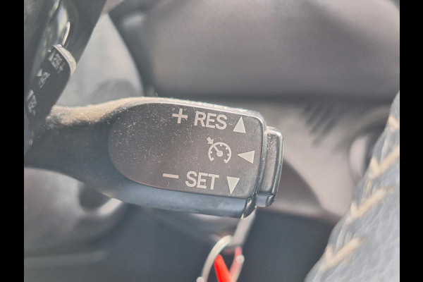 Toyota Yaris 1.5 Hybrid Design | Navigatie, Cruise control, Lichtmetalen velgen, Parkeercamera, Safety sense, Climate control