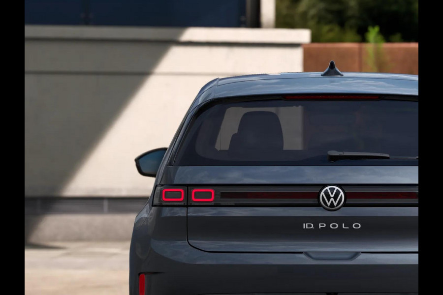 Volkswagen ID. Polo Life First Edition 52 kWh accu, 155 kW / 211 PK Ha Achteruitrijcamera | Carplay | Stoelverwarming
