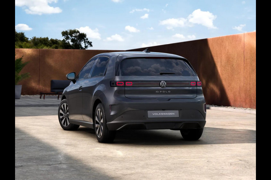 Volkswagen ID. Polo Life First Edition 52 kWh accu, 155 kW / 211 PK Ha Achteruitrijcamera | Carplay | Stoelverwarming