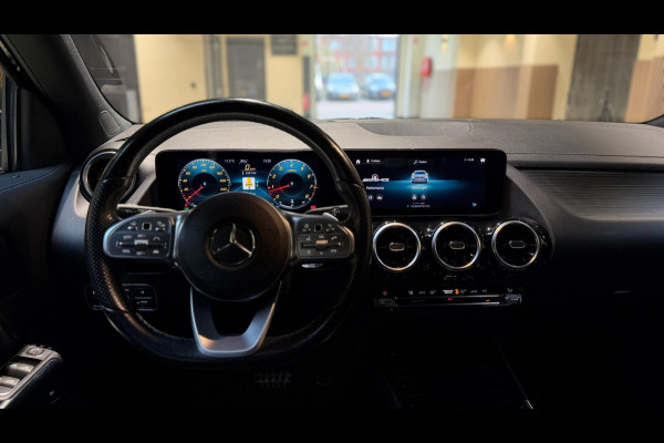 Mercedes-Benz GLA AMG 35 4Matic Pano|Memory|Camera|Stoelverwarming|ACC