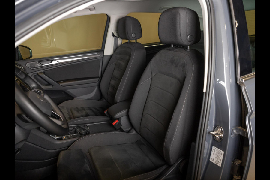 Volkswagen Tiguan 2.0 TSI 4Motion Elegance / 190pk / Trekhaak / Achteruitrij camera / Stoel verwarming voor en achter /