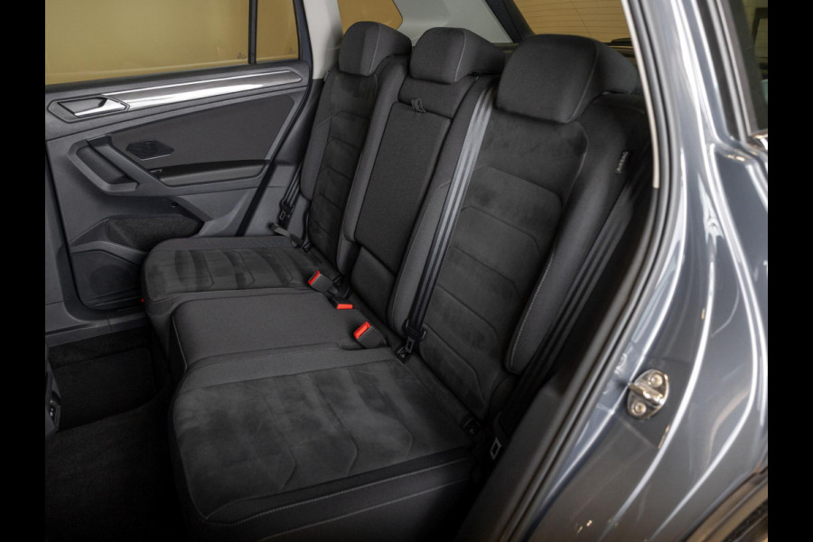 Volkswagen Tiguan 2.0 TSI 4Motion Elegance / 190pk / Trekhaak / Achteruitrij camera / Stoel verwarming voor en achter /