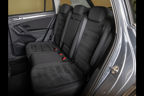 Volkswagen Tiguan 2.0 TSI 4Motion Elegance / 190pk / Trekhaak / Achteruitrij camera / Stoel verwarming voor en achter /