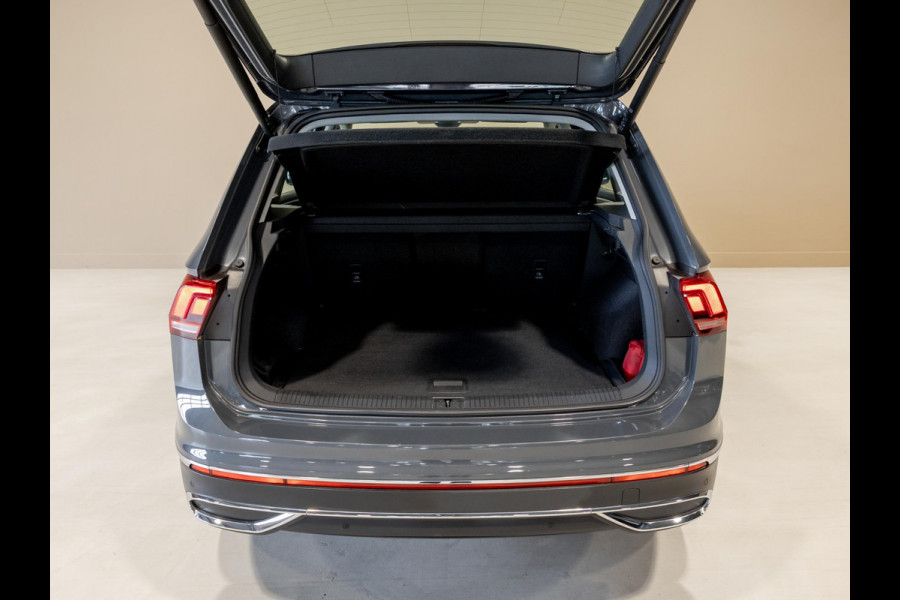 Volkswagen Tiguan 2.0 TSI 4Motion Elegance / 190pk / Trekhaak / Achteruitrij camera / Stoel verwarming voor en achter /