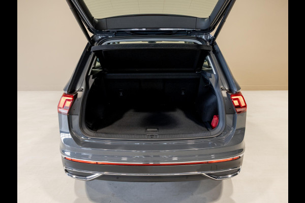 Volkswagen Tiguan 2.0 TSI 4Motion Elegance / 190pk / Trekhaak / Achteruitrij camera / Stoel verwarming voor en achter /