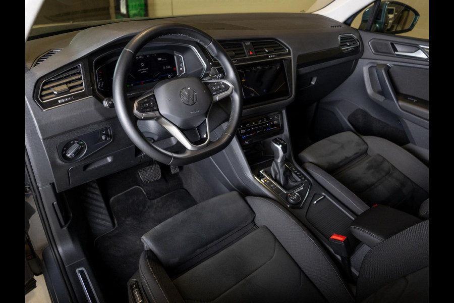Volkswagen Tiguan 2.0 TSI 4Motion Elegance / 190pk / Trekhaak / Achteruitrij camera / Stoel verwarming voor en achter /