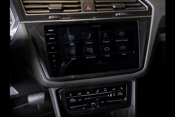 Volkswagen Tiguan 2.0 TSI 4Motion Elegance / 190pk / Trekhaak / Achteruitrij camera / Stoel verwarming voor en achter /