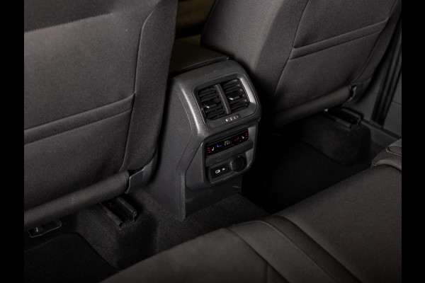 Volkswagen Tiguan 2.0 TSI 4Motion Elegance / 190pk / Trekhaak / Achteruitrij camera / Stoel verwarming voor en achter /