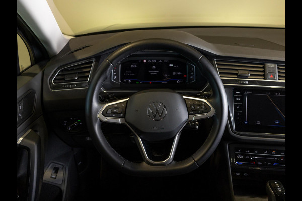 Volkswagen Tiguan 2.0 TSI 4Motion Elegance / 190pk / Trekhaak / Achteruitrij camera / Stoel verwarming voor en achter /
