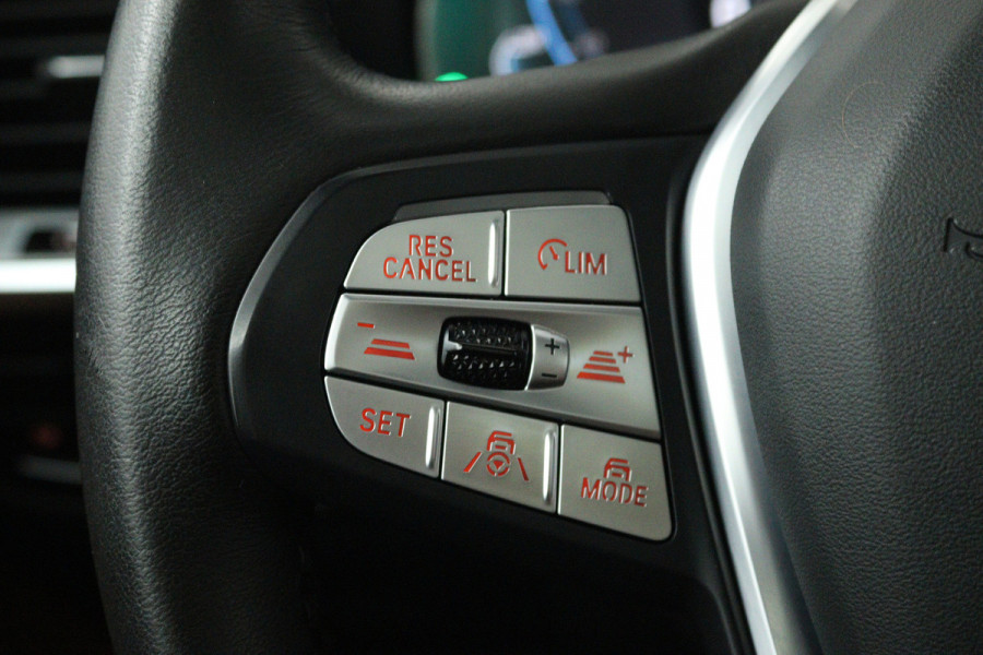 BMW iX3 High Executive 80 kWh (PANORAMADAK, 360 CAMERA, SFEERVERLICHTING, ADAPTIVE CRUISE, TREKHAAK WEGKLAPBAAR, AUTOPILOT)