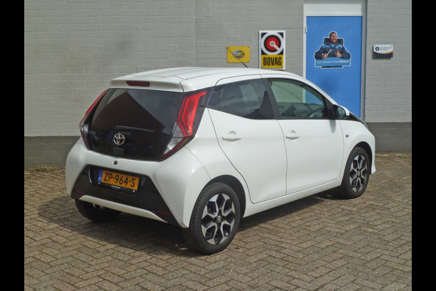 Toyota Aygo 1.0 VVT-i x-cite|Camera|Apple-Carplay/Android-Auto|Climate-Control|LM-Velgen|Cruise-Control|Dealer-onderhouden