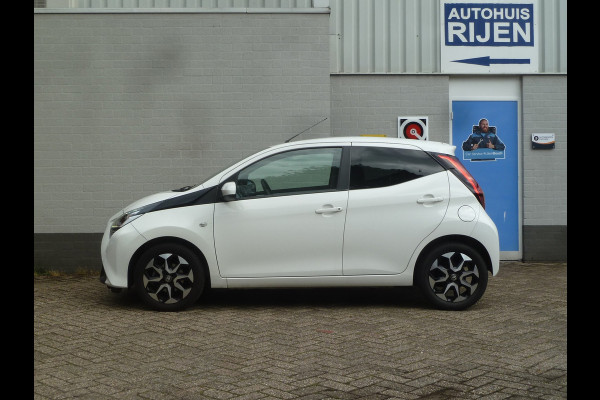 Toyota Aygo 1.0 VVT-i x-cite|Camera|Apple-Carplay/Android-Auto|Climate-Control|LM-Velgen|Cruise-Control|Dealer-onderhouden