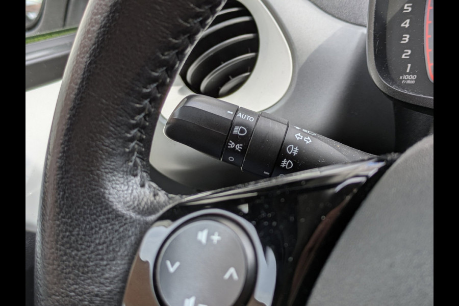 Toyota Aygo 1.0 VVT-i x-cite|Camera|Apple-Carplay/Android-Auto|Climate-Control|LM-Velgen|Cruise-Control|Dealer-onderhouden