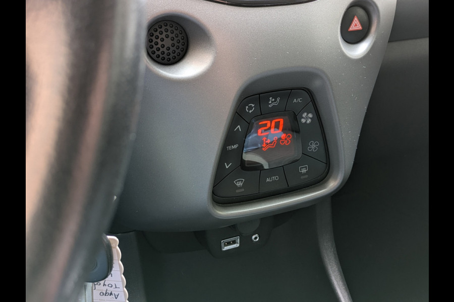 Toyota Aygo 1.0 VVT-i x-cite|Camera|Apple-Carplay/Android-Auto|Climate-Control|LM-Velgen|Cruise-Control|Dealer-onderhouden