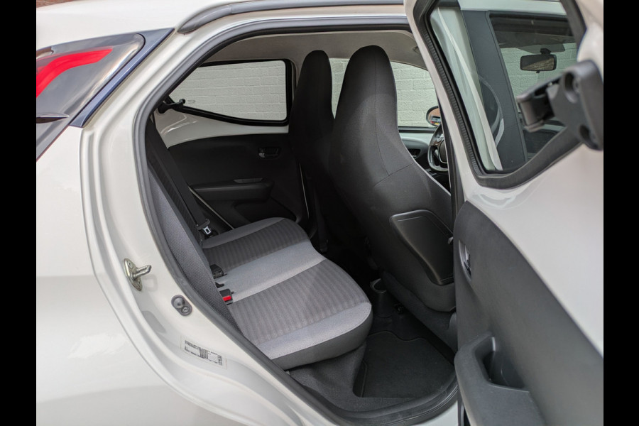 Toyota Aygo 1.0 VVT-i x-cite|Camera|Apple-Carplay/Android-Auto|Climate-Control|LM-Velgen|Cruise-Control|Dealer-onderhouden