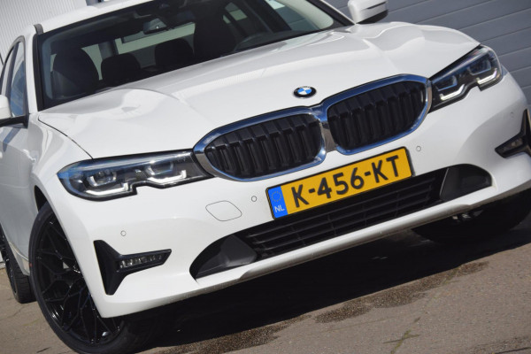 BMW 3-serie 330e eDrive Edition PREMIUM AUDIO/DAB/LEDEREN BEKLEDING/ 19'' breedset 1199 euro meerprijs!