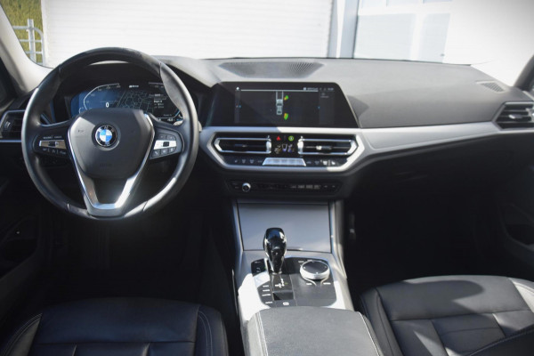 BMW 3-serie 330e eDrive Edition PREMIUM AUDIO/DAB/LEDEREN BEKLEDING/ 19'' breedset 1199 euro meerprijs!