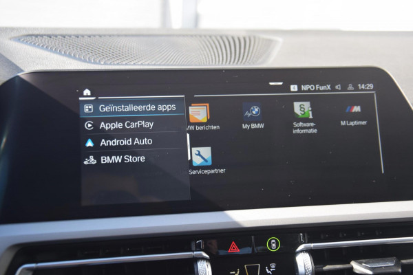 BMW 3-serie 330e eDrive Edition PREMIUM AUDIO/DAB/LEDEREN BEKLEDING/ 19'' breedset 1199 euro meerprijs!