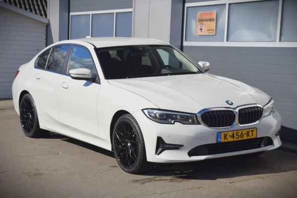 BMW 3-serie 330e eDrive Edition PREMIUM AUDIO/DAB/LEDEREN BEKLEDING/ 19'' breedset 1199 euro meerprijs!