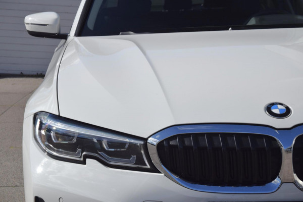 BMW 3-serie 330e eDrive Edition PREMIUM AUDIO/DAB/LEDEREN BEKLEDING/ 19'' breedset 1199 euro meerprijs!