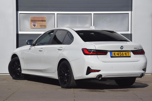 BMW 3-serie 330e eDrive Edition PREMIUM AUDIO/DAB/LEDEREN BEKLEDING/ 19'' breedset 1199 euro meerprijs!