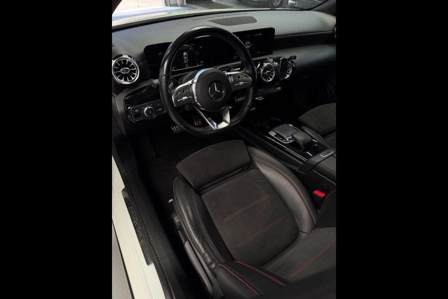 Mercedes-Benz A-Klasse 200 AMG Pakket Panorama CarPlay