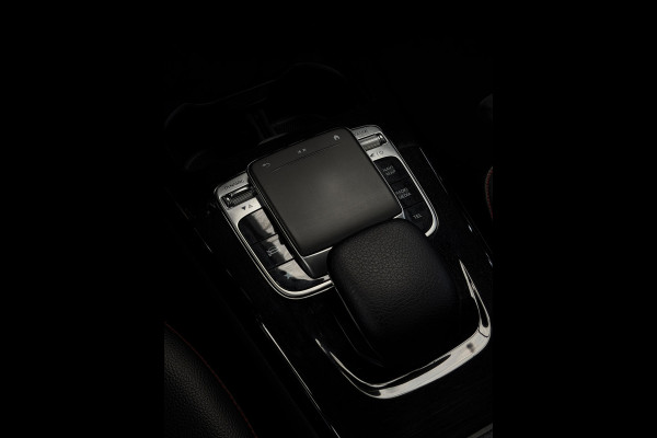 Mercedes-Benz A-Klasse 200 AMG Pakket Panorama CarPlay