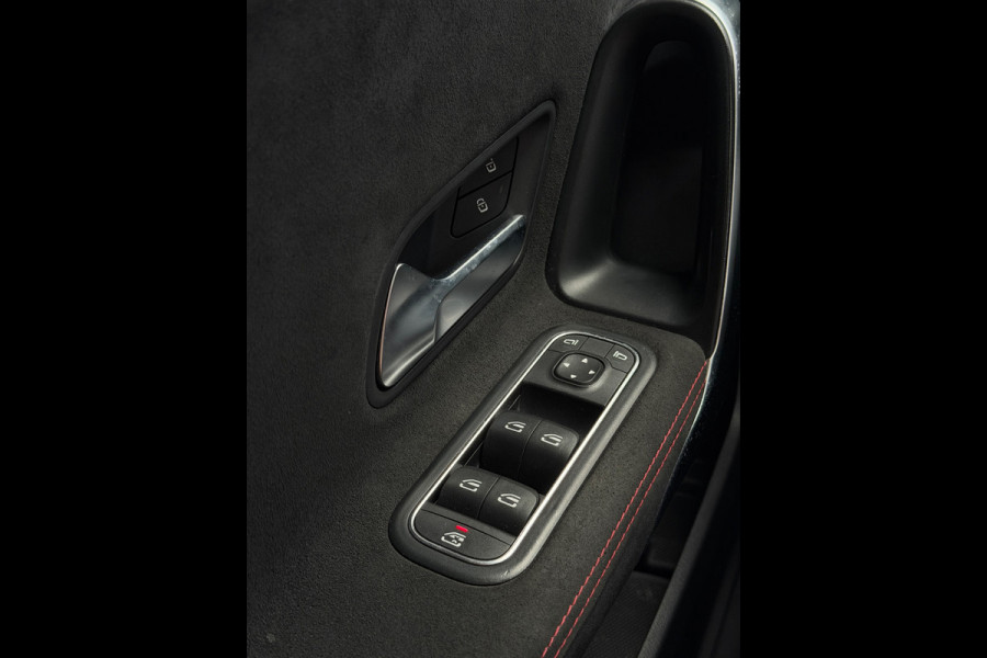Mercedes-Benz A-Klasse 200 AMG Pakket Panorama CarPlay