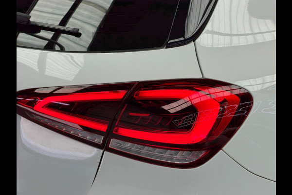 Mercedes-Benz A-Klasse 200 AMG Pakket Panorama CarPlay