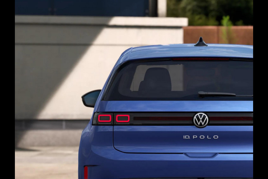 Volkswagen ID. Polo Life First Edition 52 kWh accu, 155 kW / 211 PK Ha Achteruitrijcamera | Carplay | Stoelverwarming