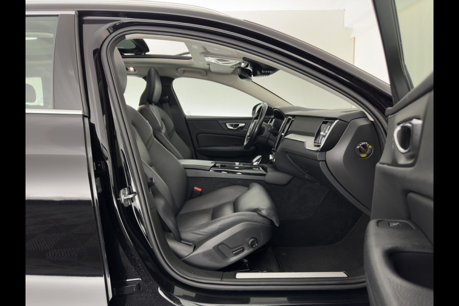 Volvo V60 2.0 T6 Recharge AWD Inscription (Plug-in) (INCL-BTW) Aut. *PANO | LEATHER | FULL-LED | MEMORY-PACK | KEYLESS | DIGI-COCKPIT | NAVI-FULLMAP | HEATED-SPORTSEATS | ECC | CRUISE | DAB | TOWBAR | 19''ALU*