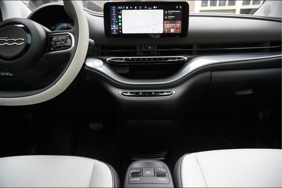 Fiat 500 e La Prima | Ultra Luxe | Leer | Panorama | Adaptive cruise + Lane | Apple Carplay | 17inck Sportvelgen | Full LED | Acid Yellow