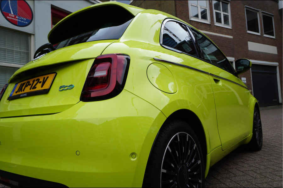 Fiat 500 e La Prima | Ultra Luxe | Leer | Panorama | Adaptive cruise + Lane | Apple Carplay | 17inck Sportvelgen | Full LED | Acid Yellow