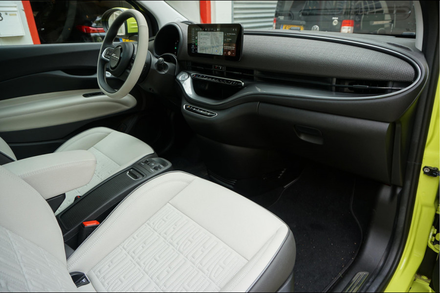 Fiat 500 e La Prima | Ultra Luxe | Leer | Panorama | Adaptive cruise + Lane | Apple Carplay | 17inck Sportvelgen | Full LED | Acid Yellow