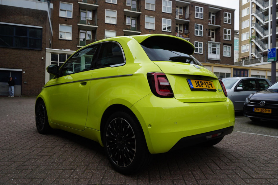 Fiat 500 e La Prima | Ultra Luxe | Leer | Panorama | Adaptive cruise + Lane | Apple Carplay | 17inck Sportvelgen | Full LED | Acid Yellow