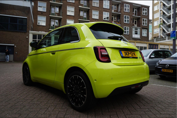 Fiat 500 e La Prima | Ultra Luxe | Leer | Panorama | Adaptive cruise + Lane | Apple Carplay | 17inck Sportvelgen | Full LED | Acid Yellow
